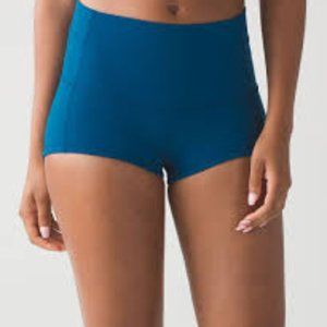Lululemon in movement short everlux Blue